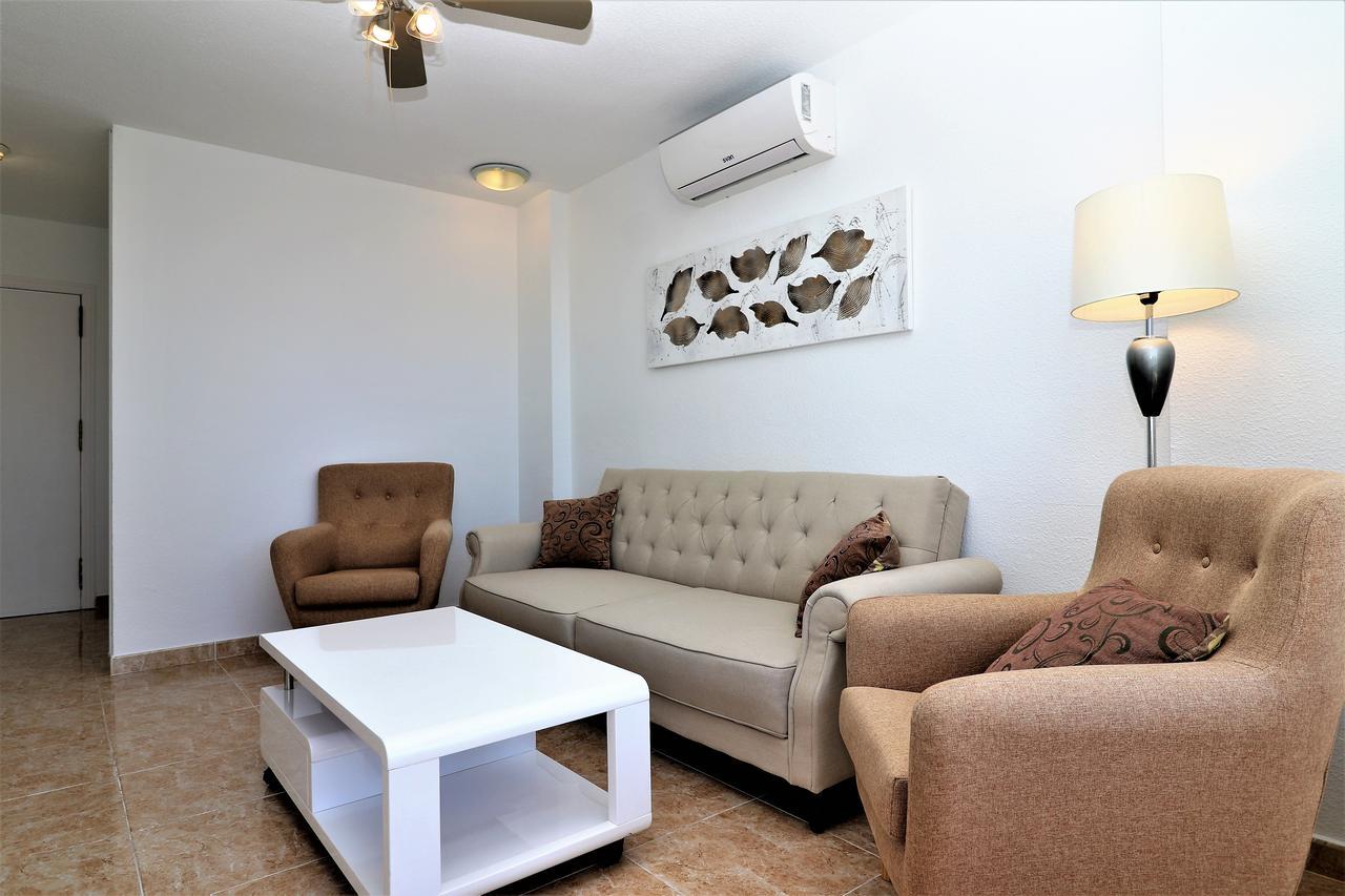 Europa Center 12-b Levante Appartement *